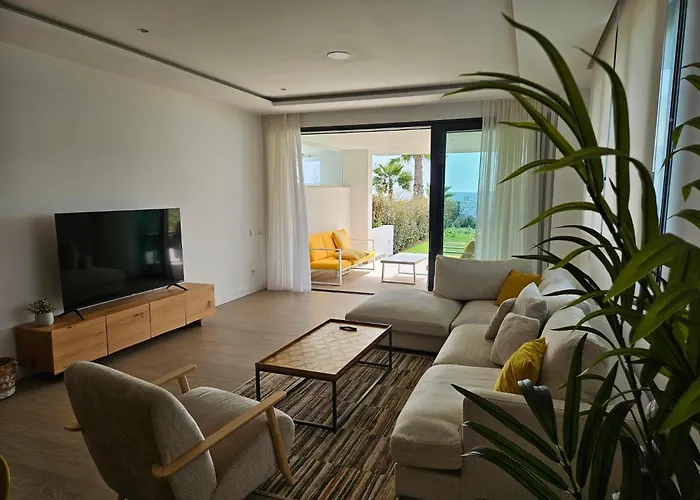 Апартаменты Elegant 3 Bedroom Next To Santa Clara Golf *