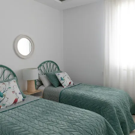 Elegant 3 Bedroom Next To Santa Clara Golf Lägenhet Marbella