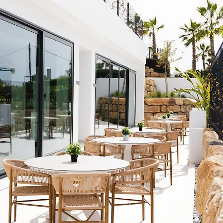 Elegant 3 Bedroom Next To Santa Clara Golf *