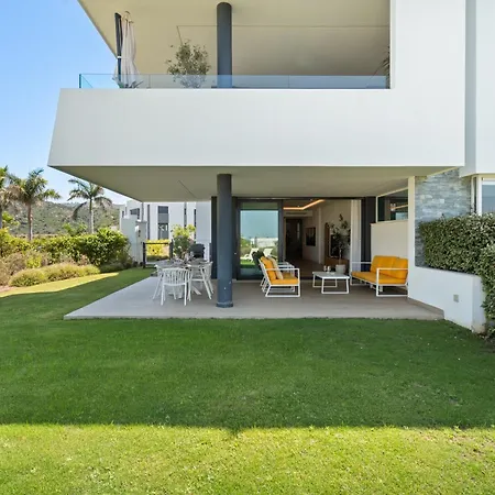 Elegant 3 Bedroom Next To Santa Clara Golf *