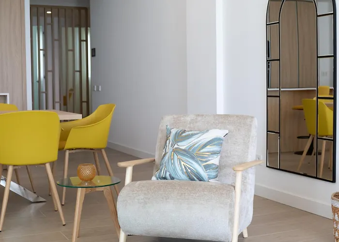 Elegant 3 Bedroom Next To Santa Clara Golf Apartment *